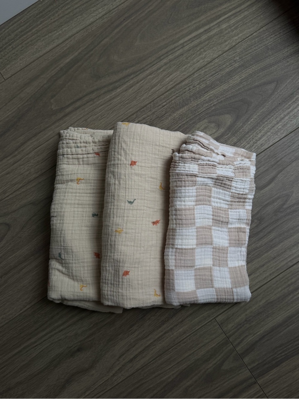 Mushie Neutral Muslin Swaddle Set - Beige & Cream Patterns